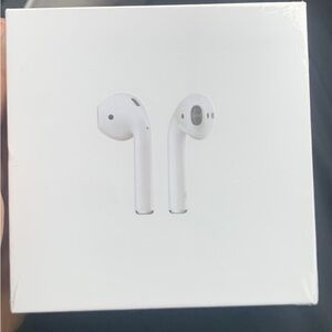 Apple AirPods with MagSafe Charging Case